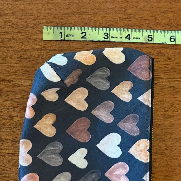 DAE + MOO LOVE Clutch/Wristlet Heart Patterned - Picture 10 of 10